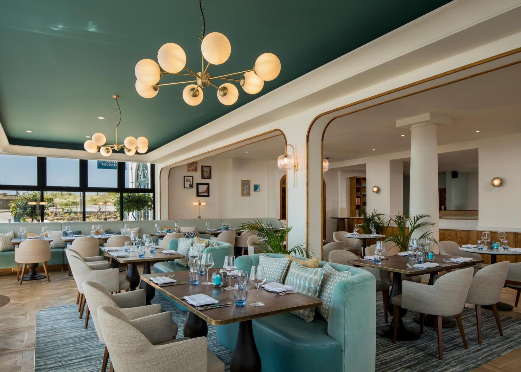 The White Horses By Everly Collection Brighton
