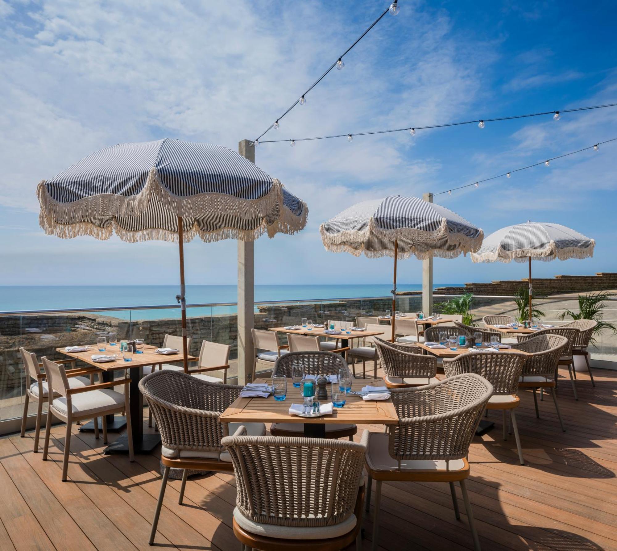 The White Horses By Everly Collection Hotel