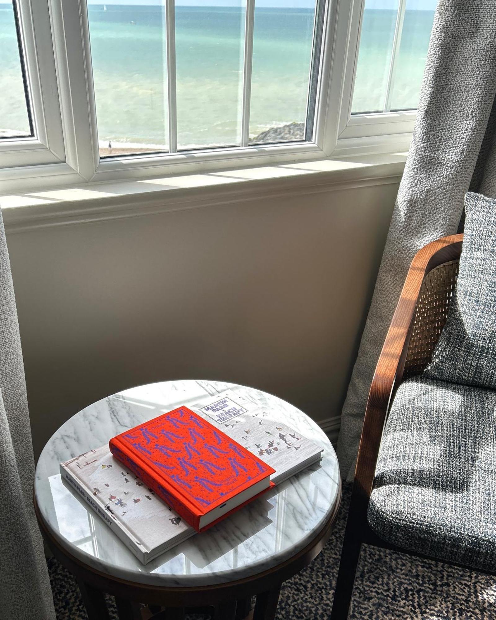 Hotel The White Horses By Everly Collection