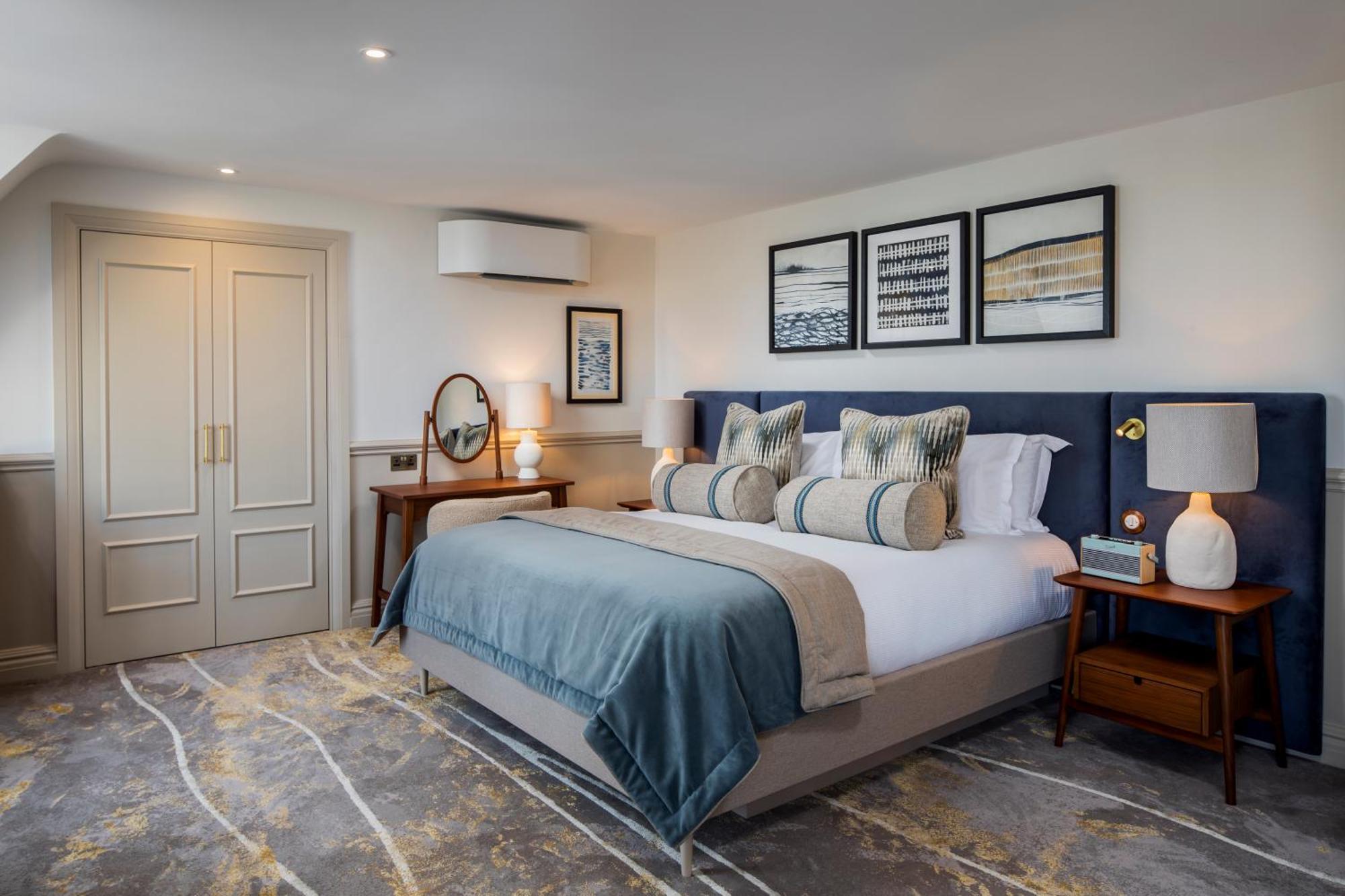 The White Horses By Everly Collection Hotel 4*