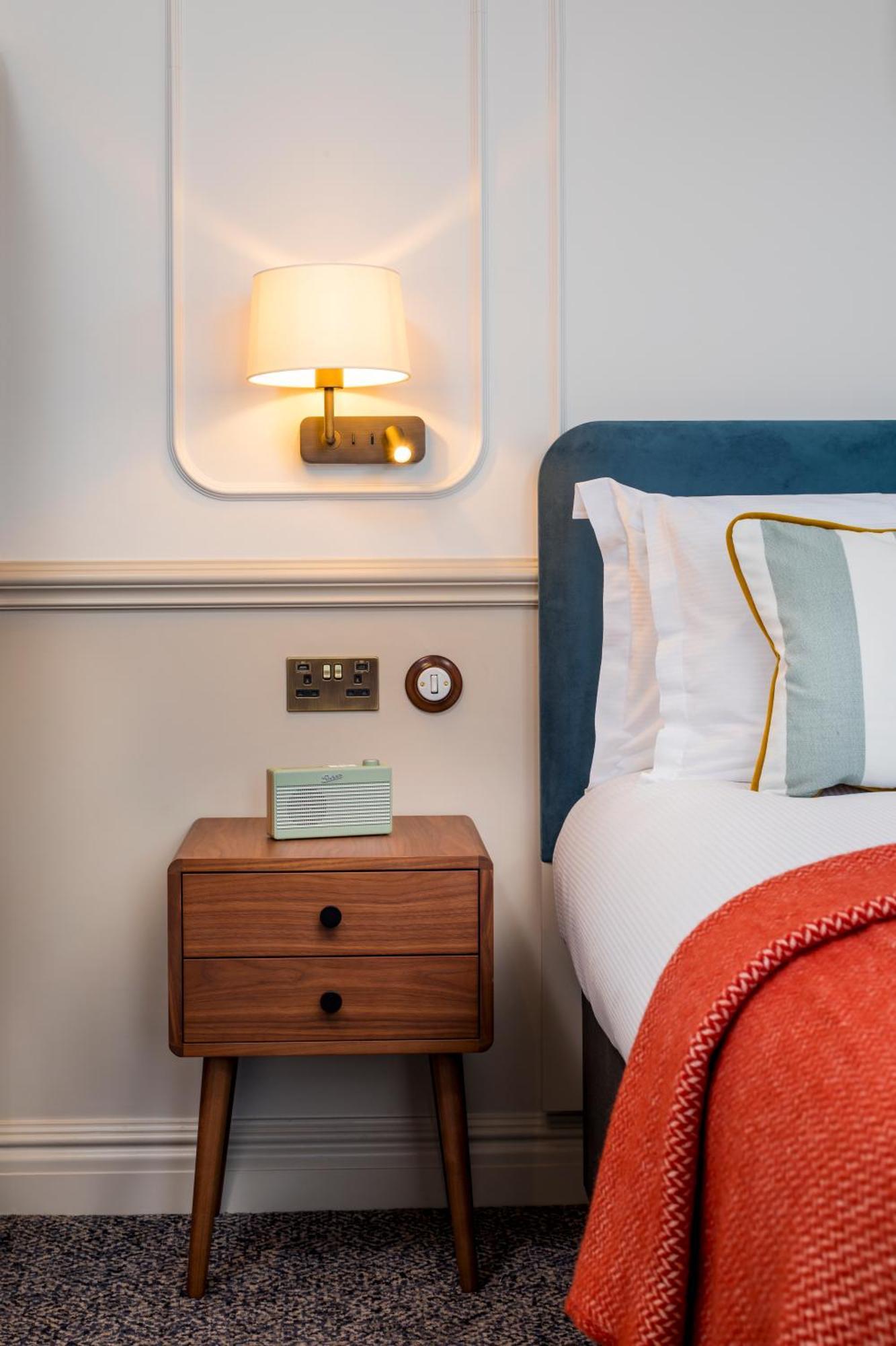 The White Horses By Everly Collection Hotel