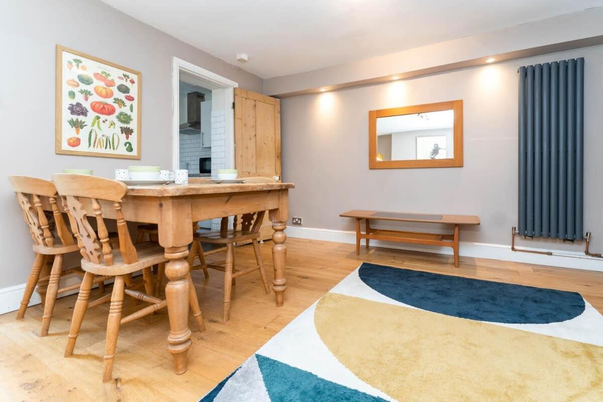 Apartment Host & - Waterloo *
