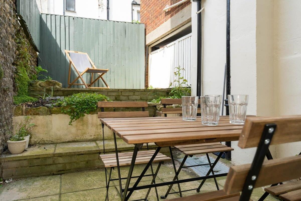 Host & - Waterloo * Brighton