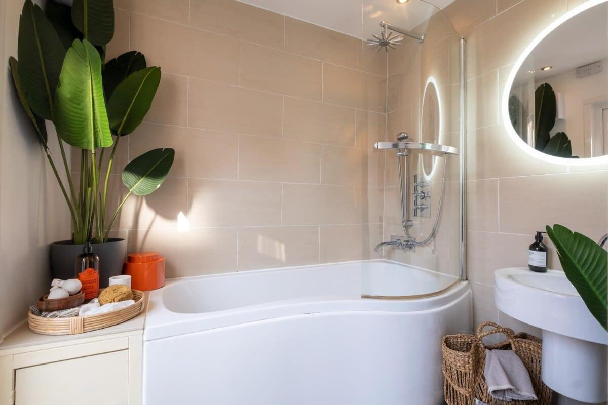 Host & - The Breeze Holiday home Brighton