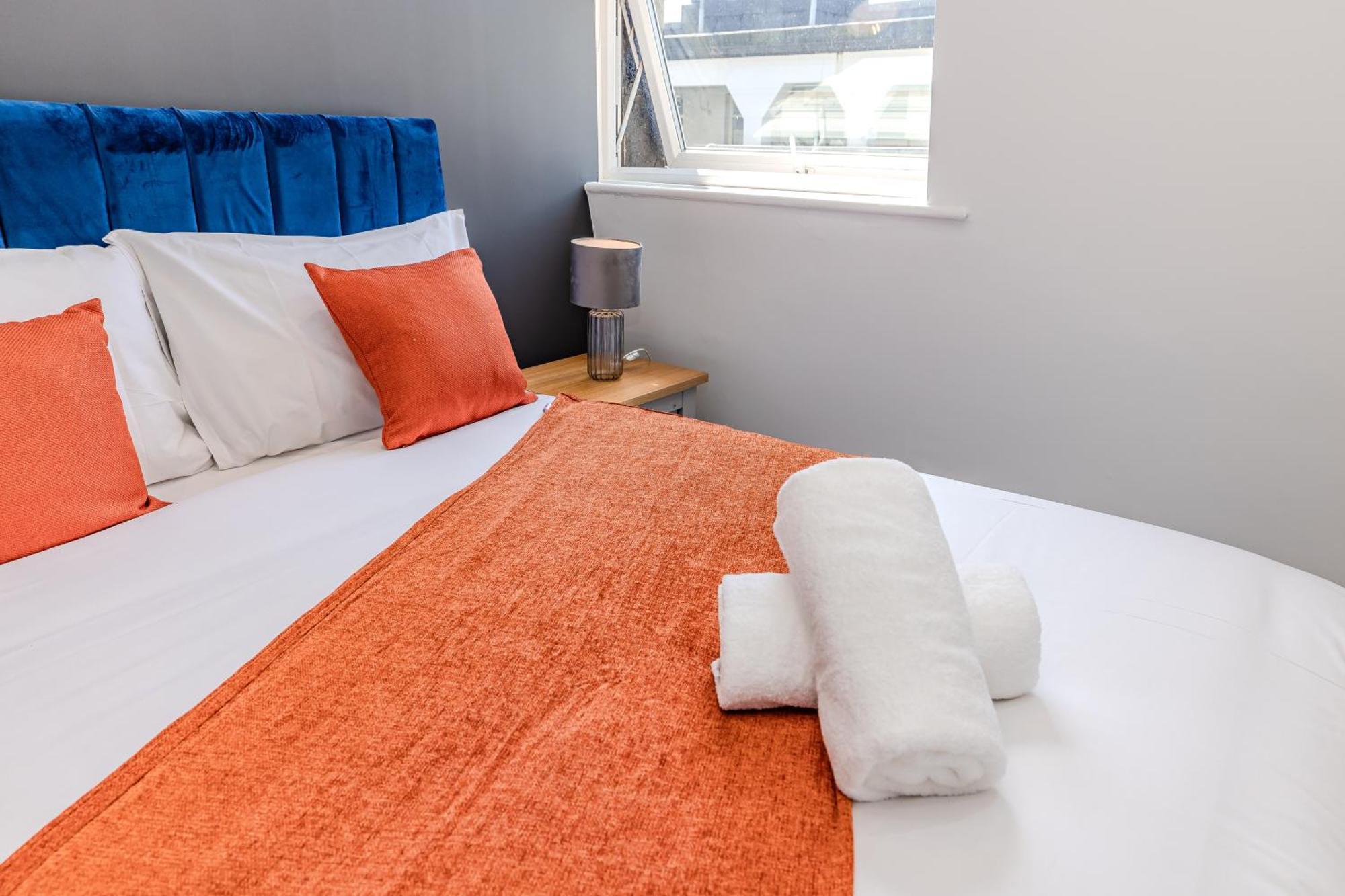 Apartment Super 2 Bedroom Flat Next To Shopping Center &