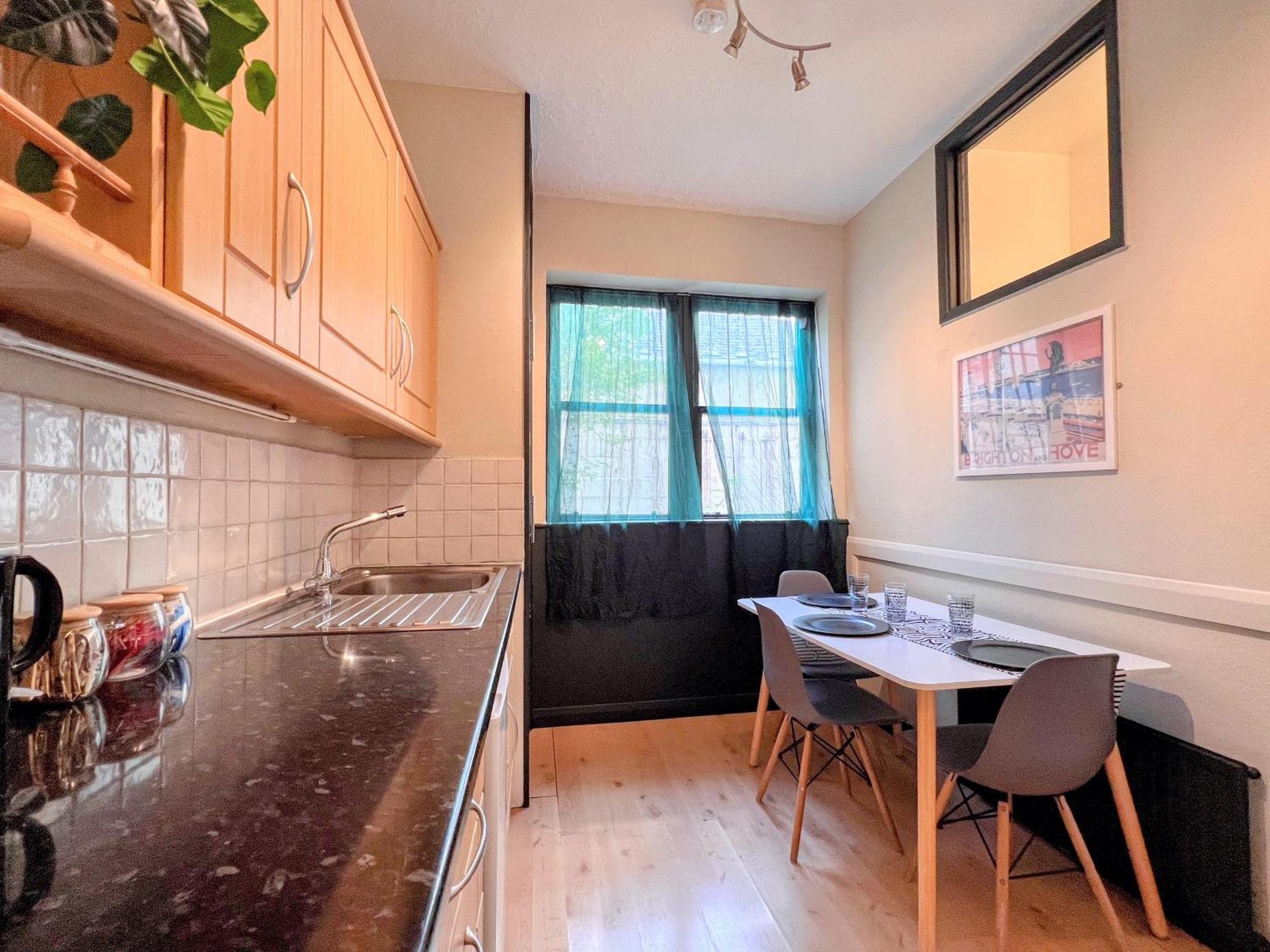 Innit Bloom - Triple Apartment