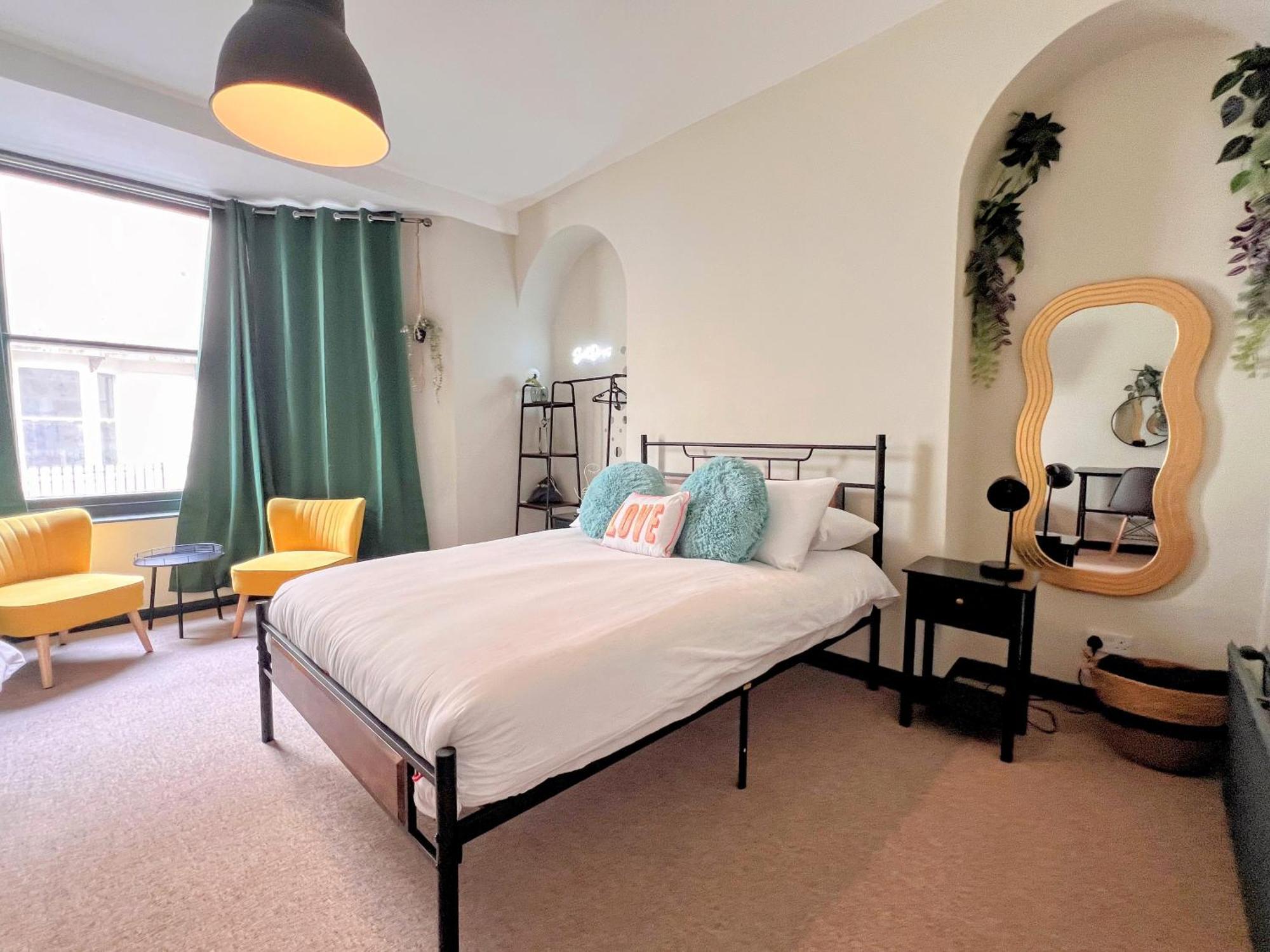 Innit Bloom - Triple Apartment *