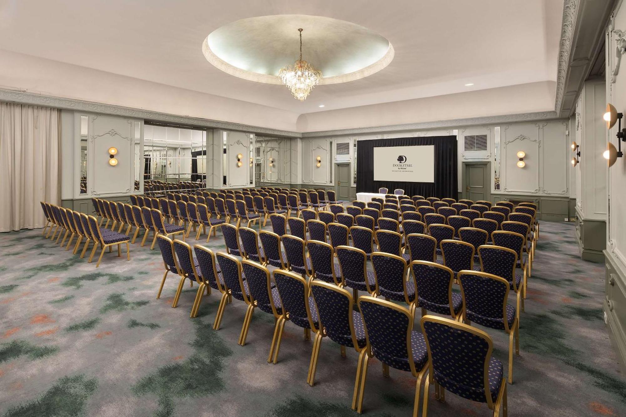 Doubletree By Hilton Metropole Hotel 4*