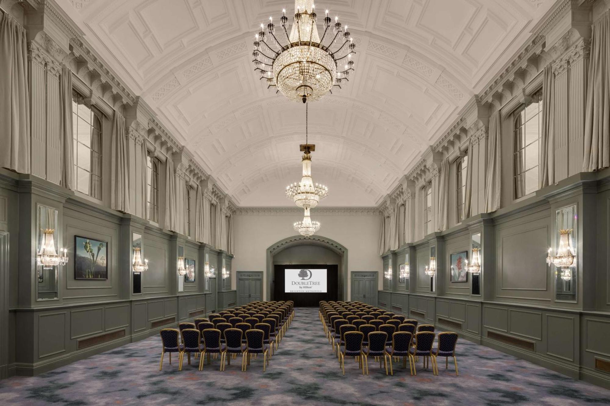 Doubletree By Hilton Metropole 4*