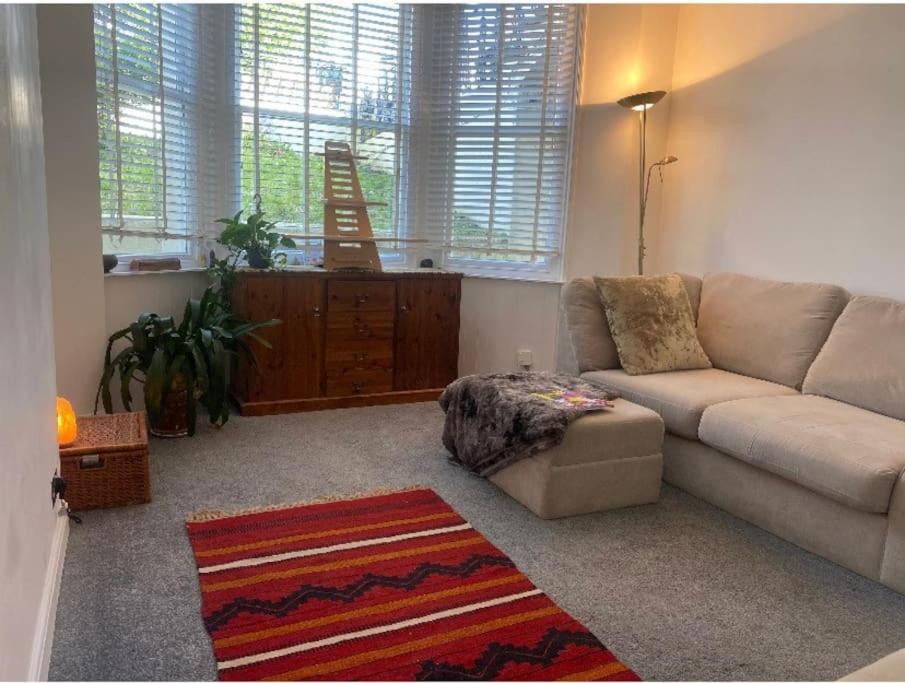 Apartment Lovely One Bed With Garden *
