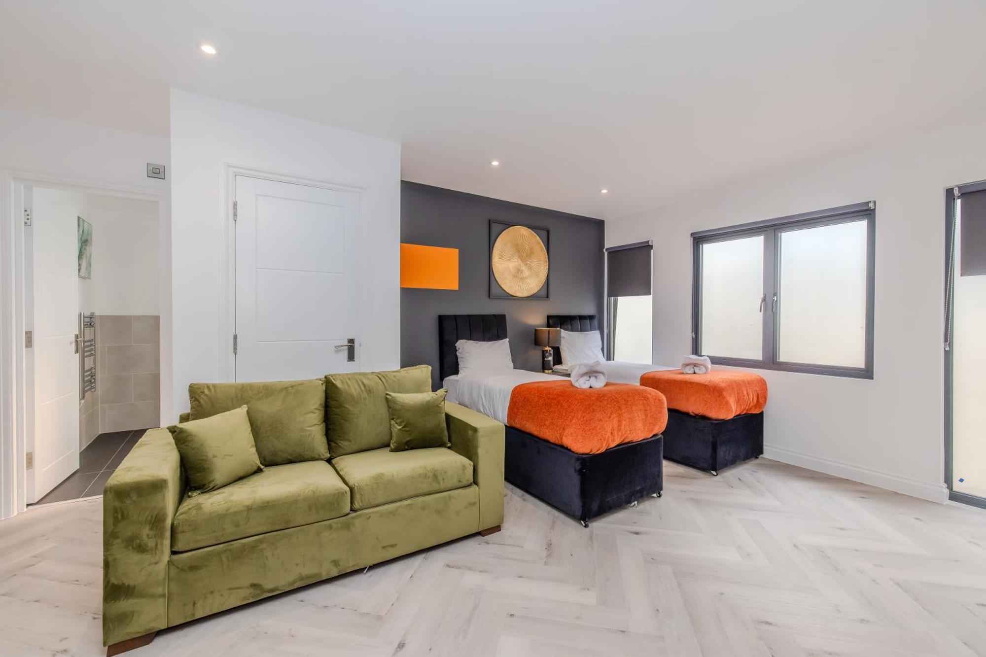 1-bedroom With Balcony L Steps From * Brighton