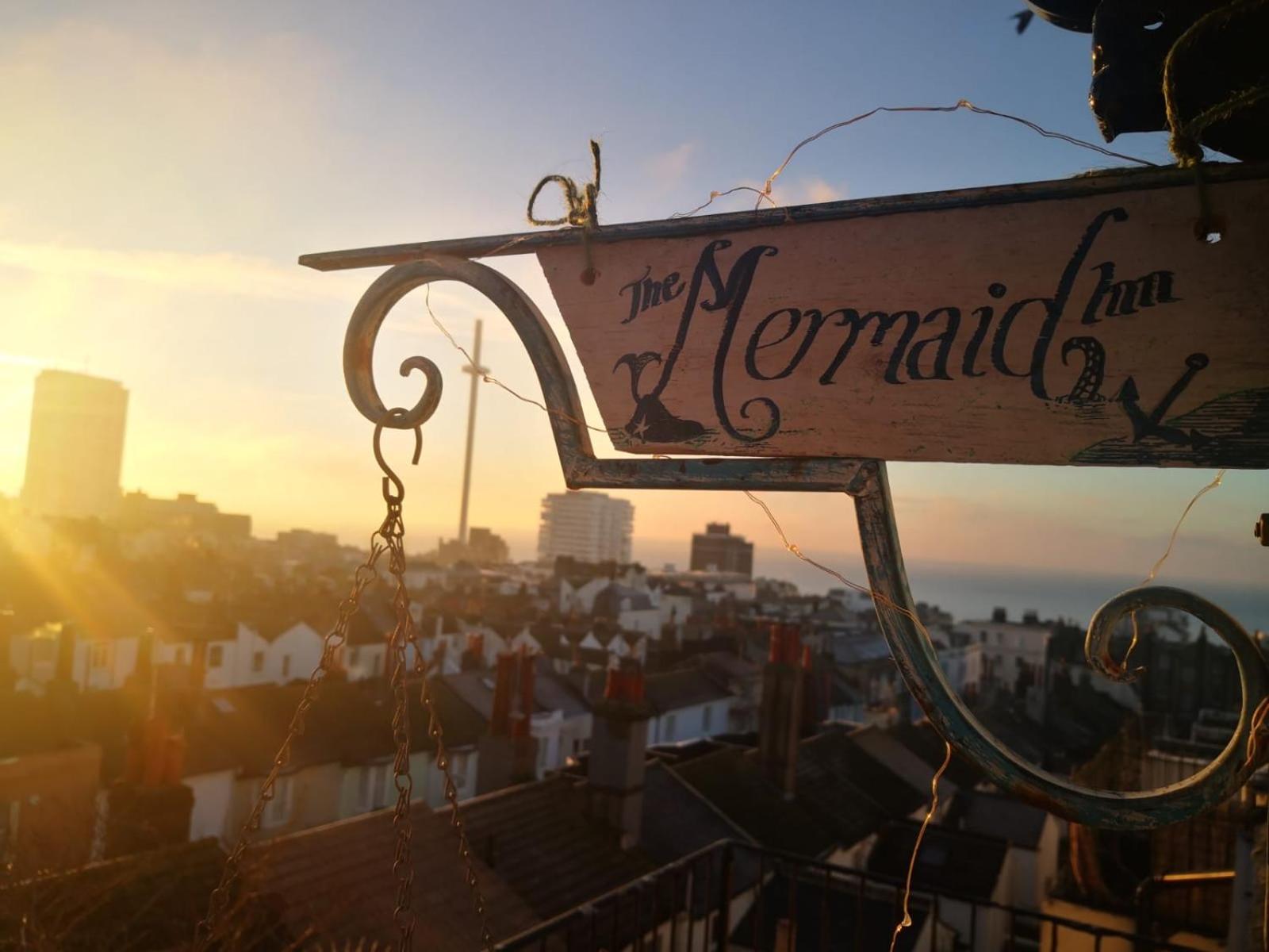 The Mermaid - Sea-view Balcony Apartment, As Seen In Bbc And Metro Apartment