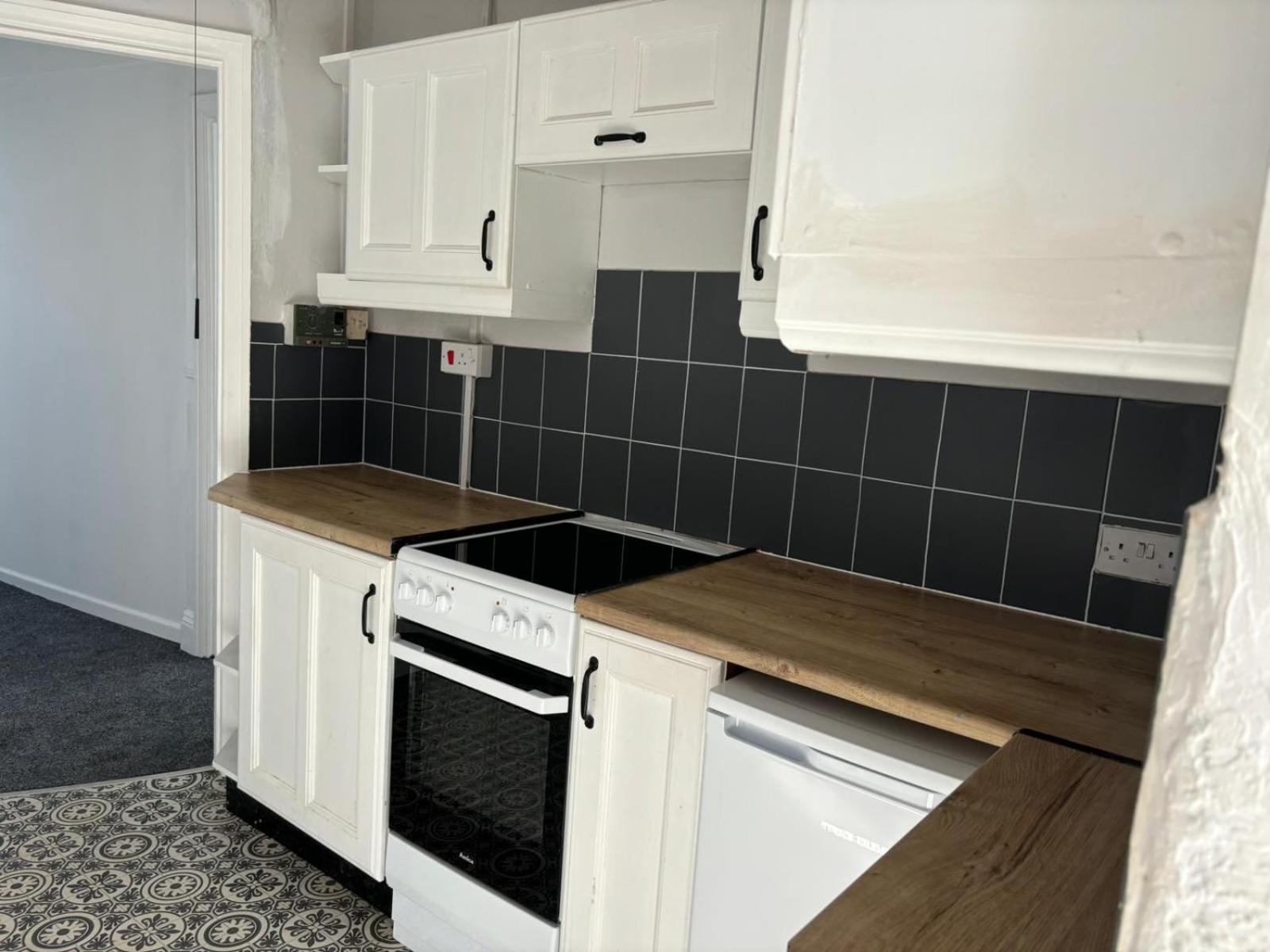Downsview House- Spacious & Cozy 3br Close To Seaside, & Near Amex Stadium Apartment
