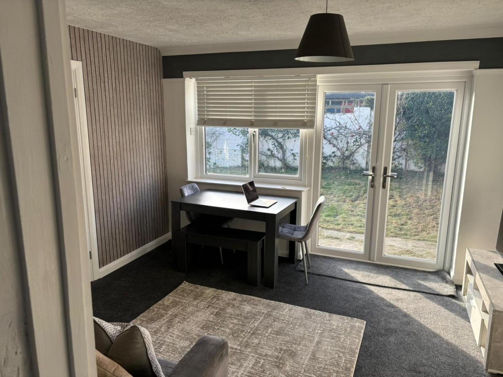 Downsview House- Spacious & Cozy 3br Close To Seaside, & Near Amex Stadium *
