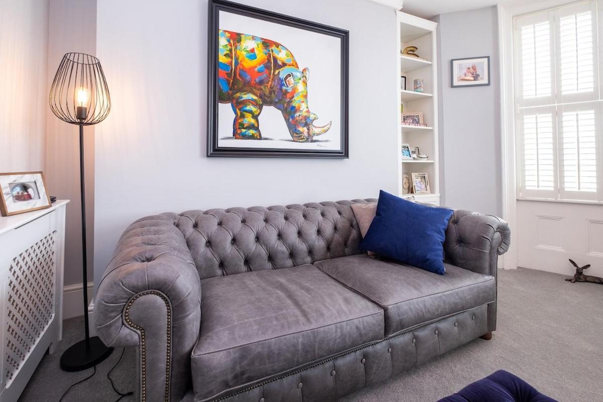 Beautiful Regency Flat By Sea