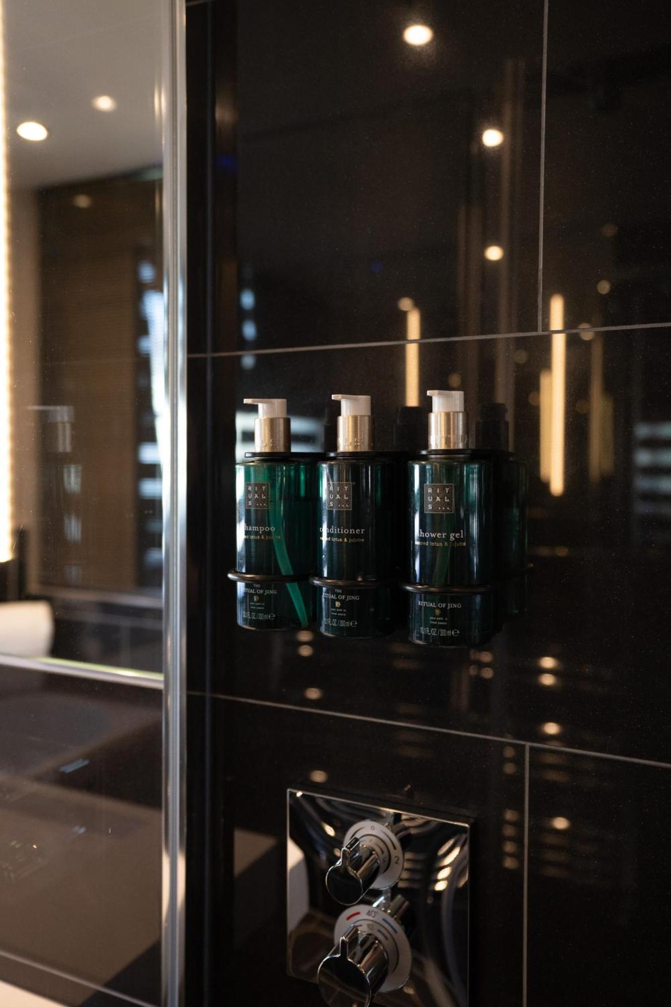 Hotel Square Townhouse 4*