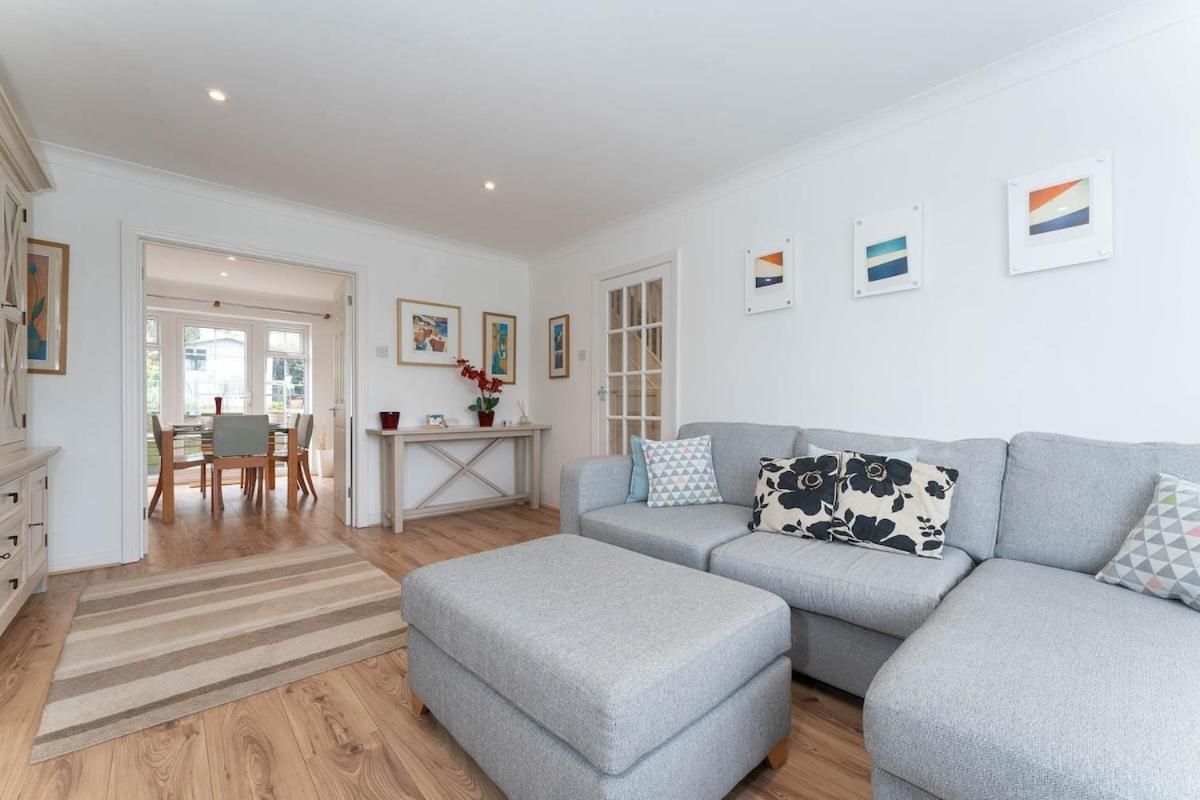 New Perfect 3 Bed House And Parking Holiday home Brighton