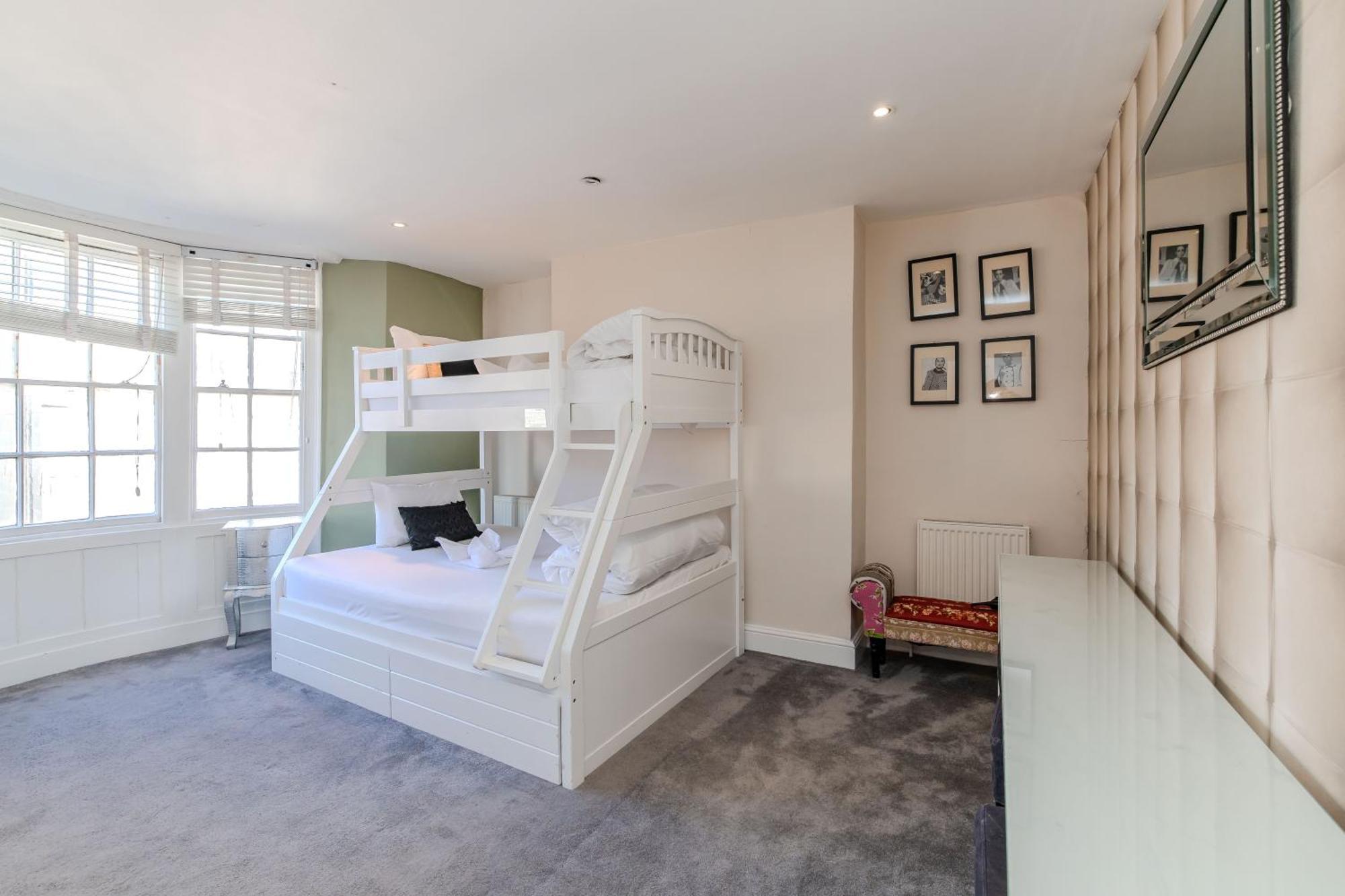 Apartment Spacious Town House I Stag Do & Hen Party Welcome