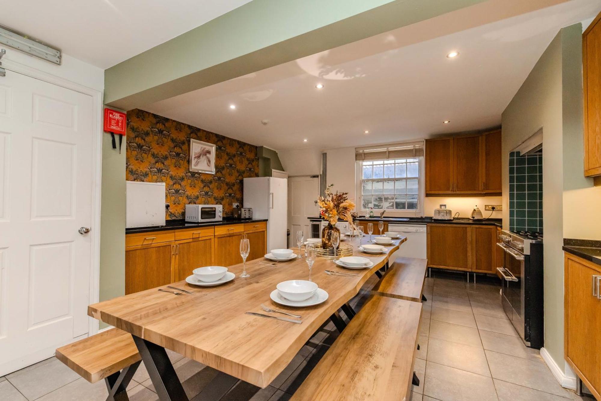 Apartment Spacious Town House I Stag Do & Hen Party Welcome *