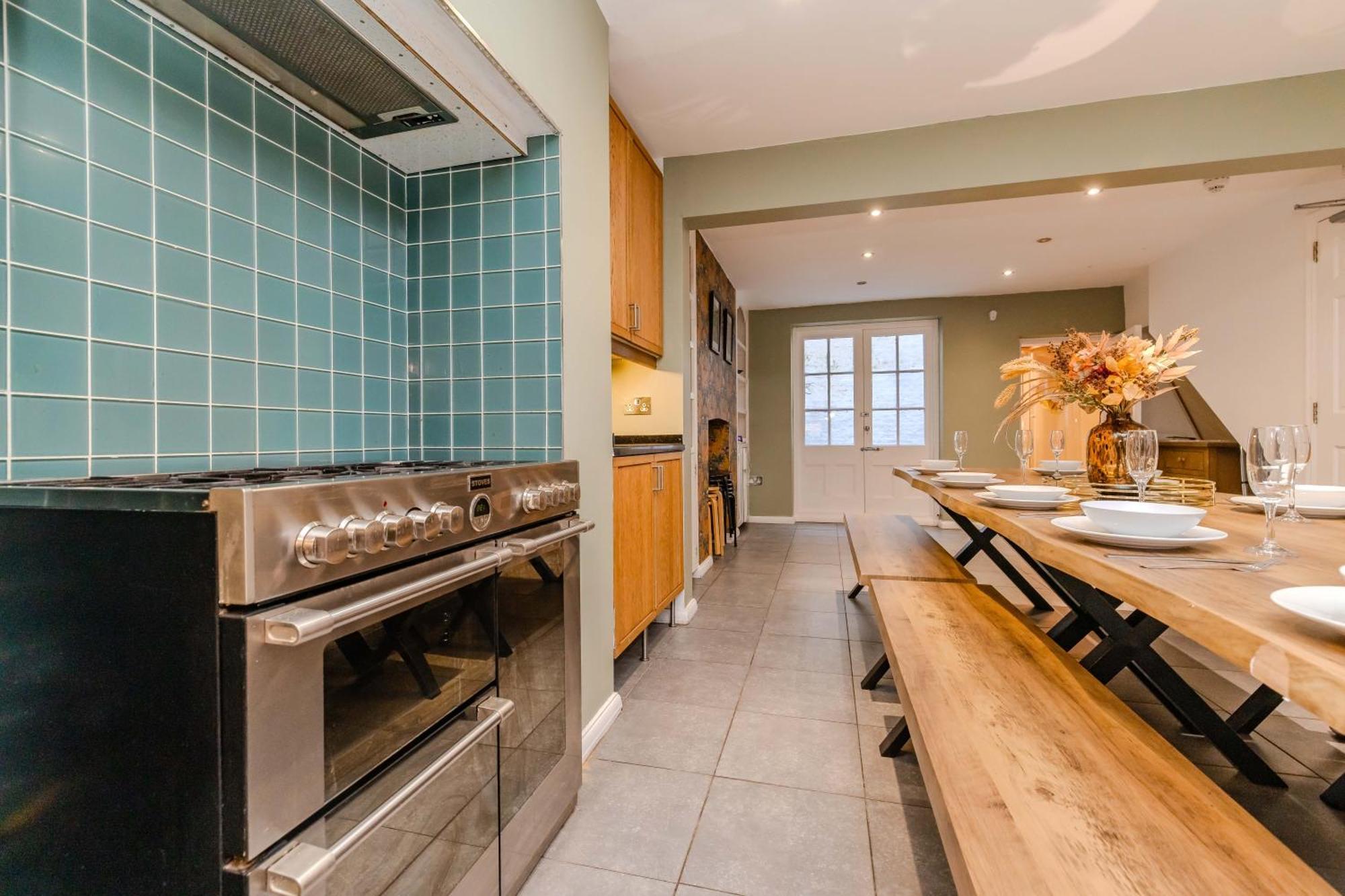 Spacious Town House I Stag Do & Hen Party Welcome Apartment