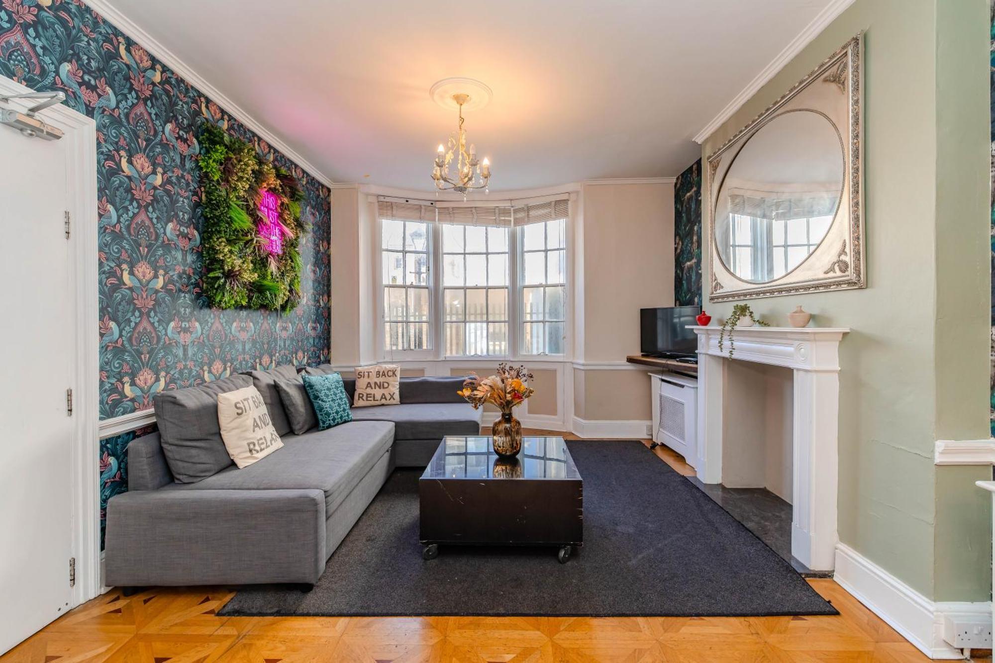 Stunning 5 Bed In Kemptown With Patio Space *