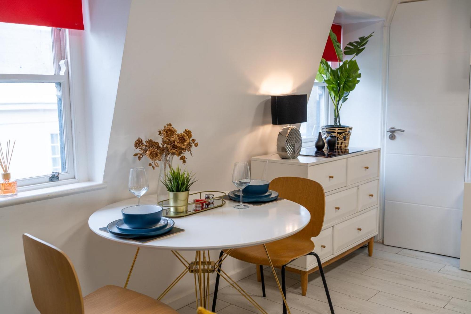 Golden Nest- North Laine Apartment *