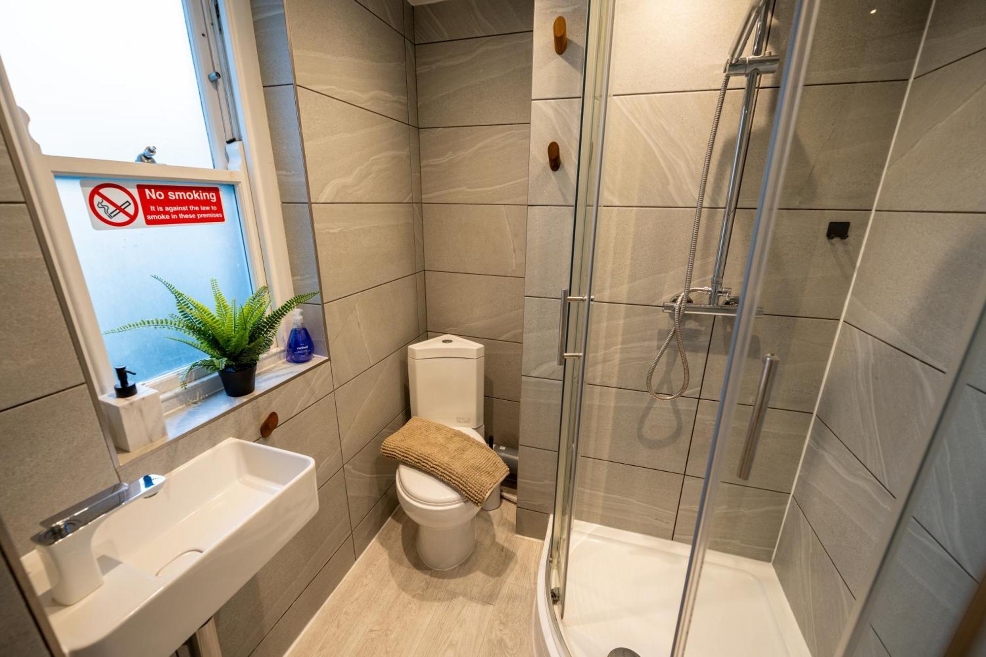 Apartment Charming Retreat On The Eastside For A Group Or Family In North Laine
