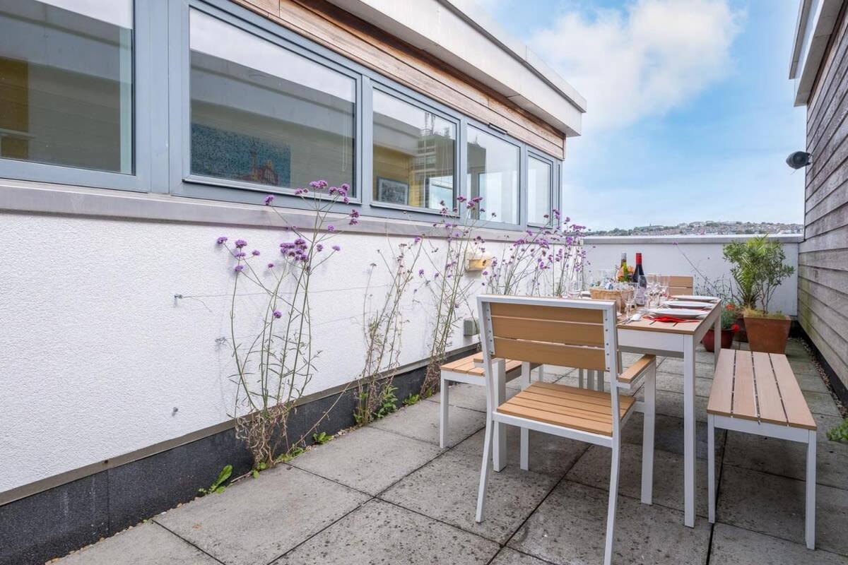 Holiday home Host & - Kingscote Townhouse