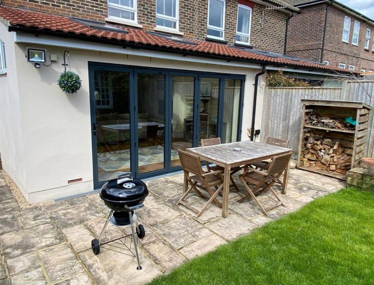 Two Bedroom House By Brookland Serviced Short Lets & With Free Wifi * Brighton