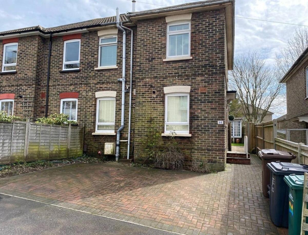 Two Bedroom House By Brookland Serviced Short Lets & With Free Wifi