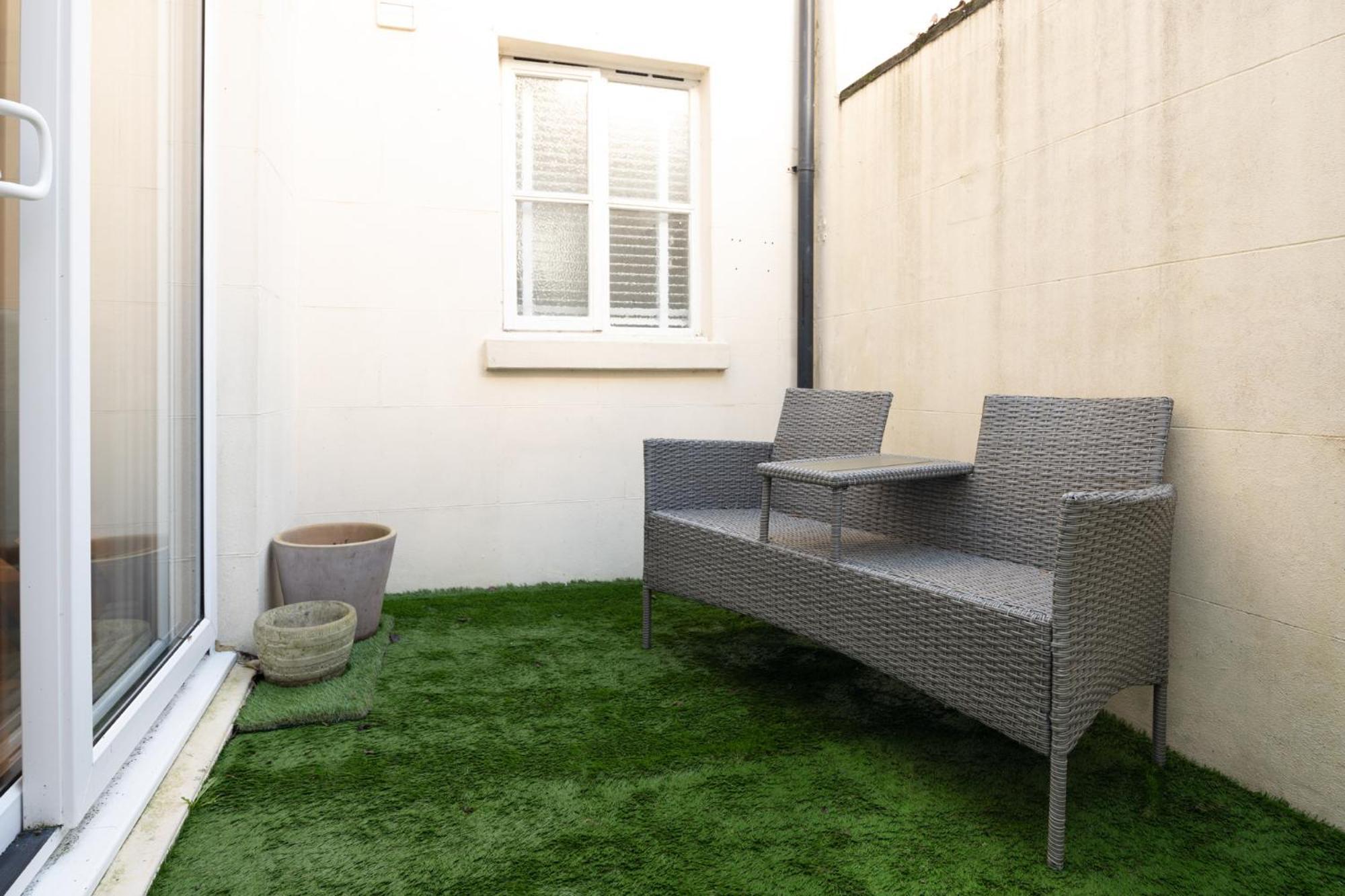 Holiday home Sillwood Mews - With Free Parking