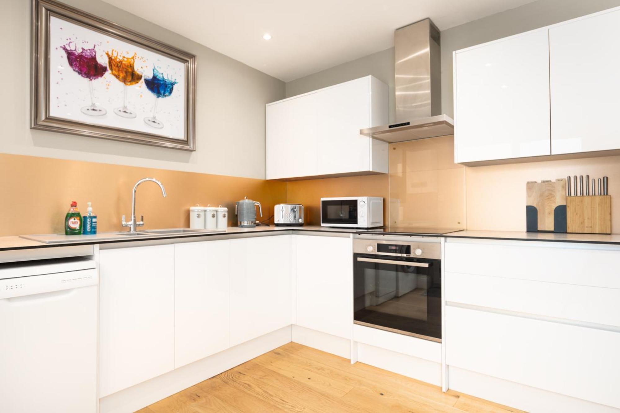 Sillwood Mews - With Free Parking Holiday home *