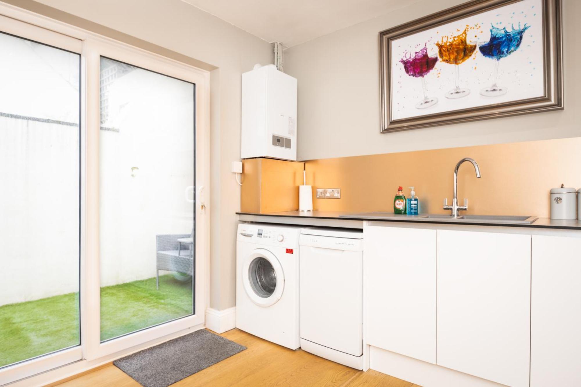 Holiday home Sillwood Mews - With Free Parking