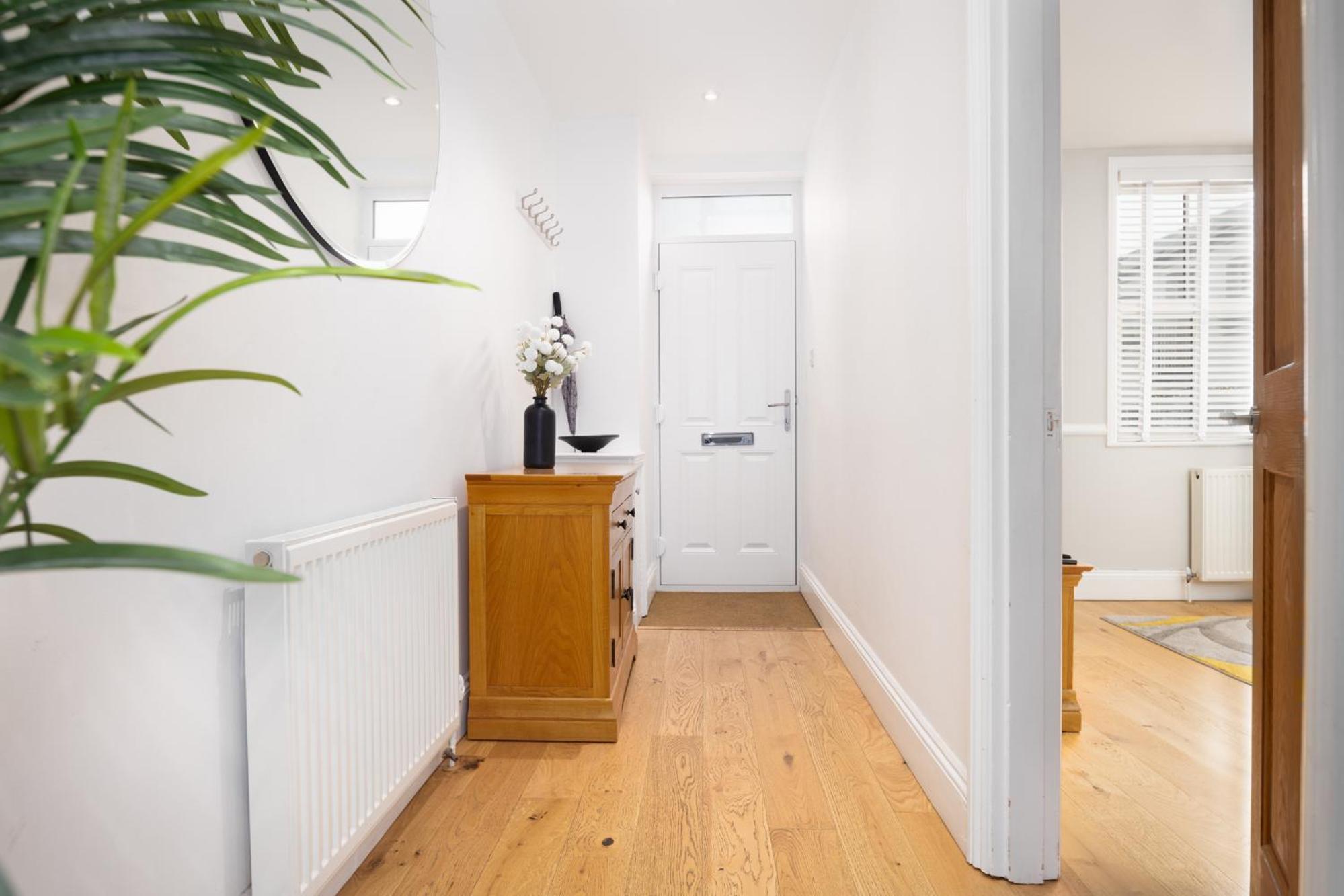 Sillwood Mews - With Free Parking Holiday home *