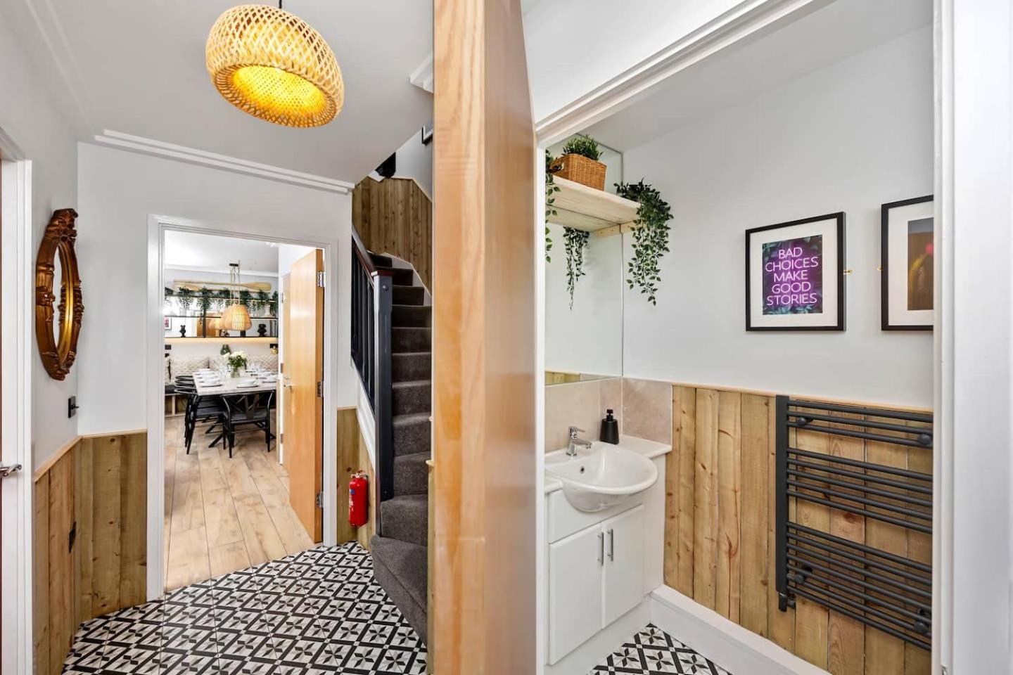 Driftwood House - Scandi Style In *