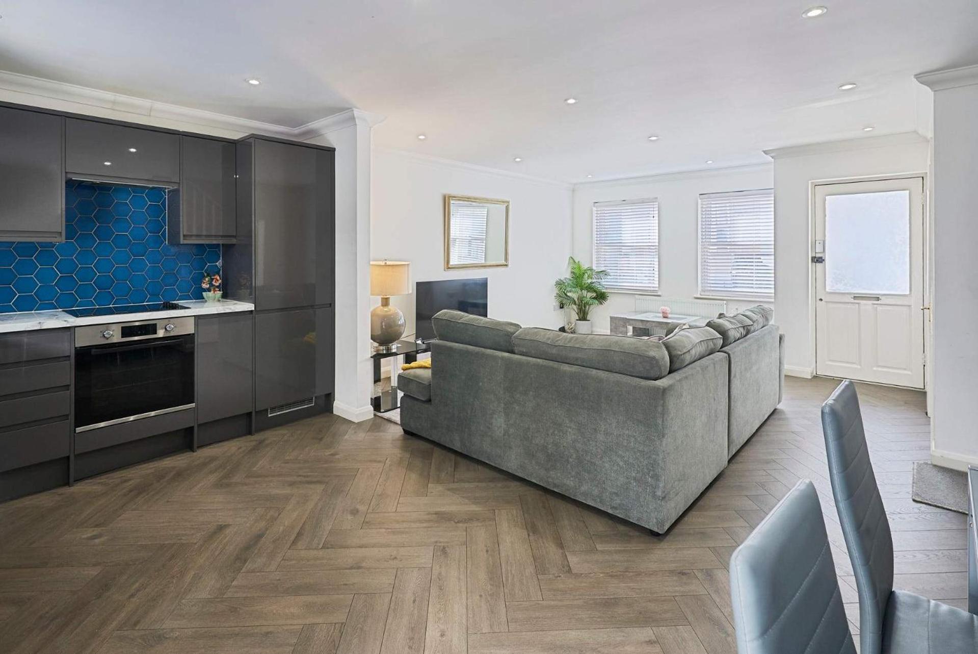 Holiday home Host & - Farm Road Brighton