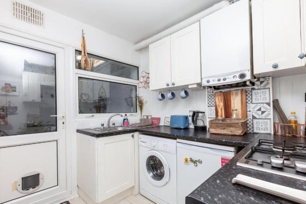 New Snug Nearby The Level Apartment *