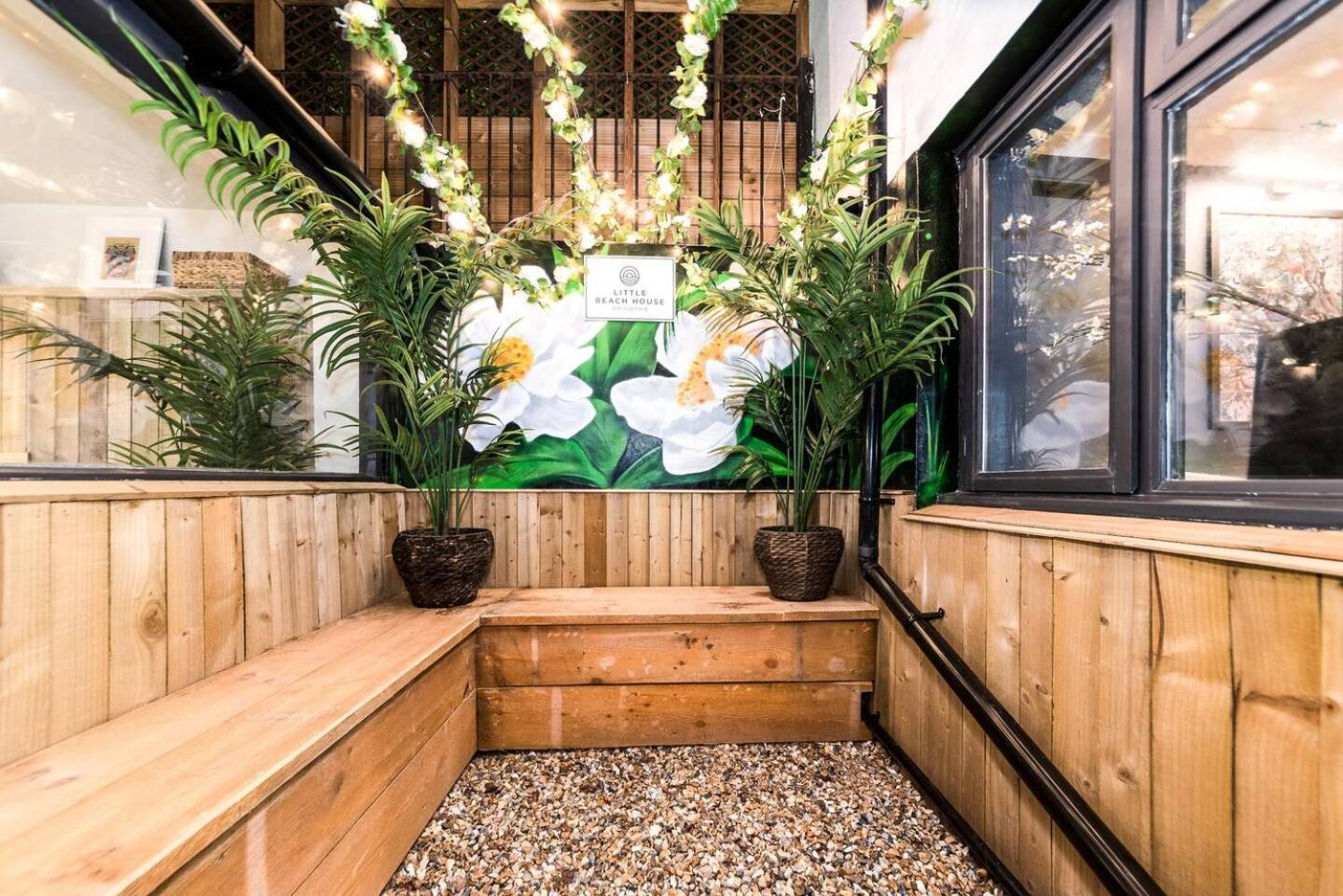 Little House - Swanky Scandi Style * Brighton
