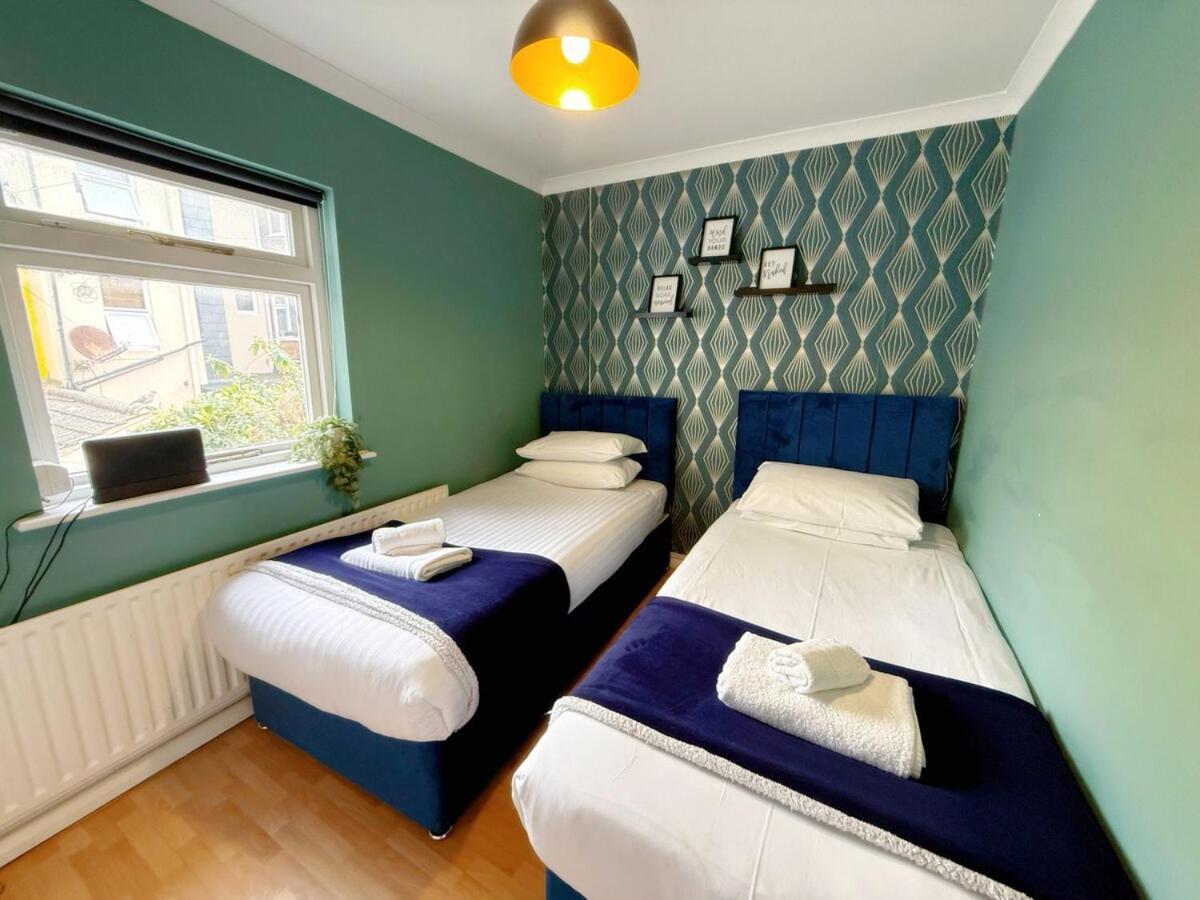 2 Pm Check In Cozy Town House Sleep 5