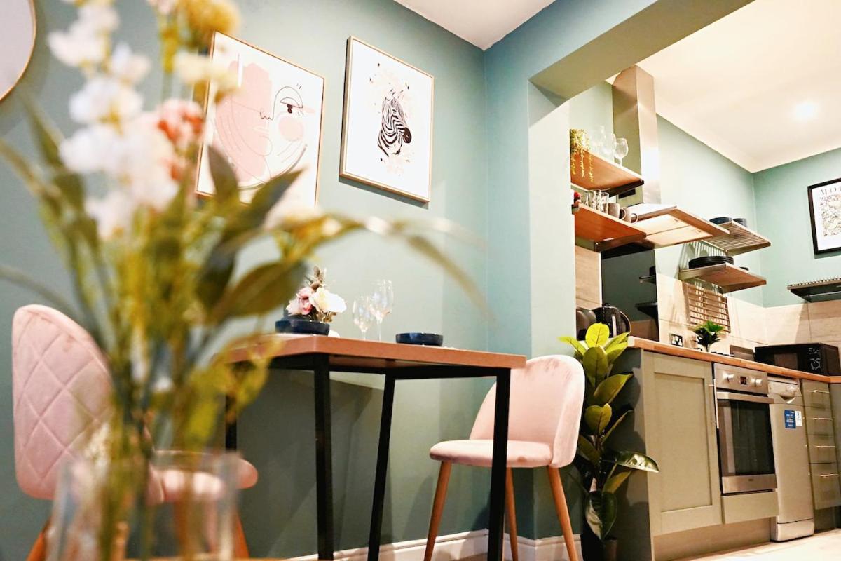Apartment 2 Pm Check In Cozy Town House Sleep 5 *