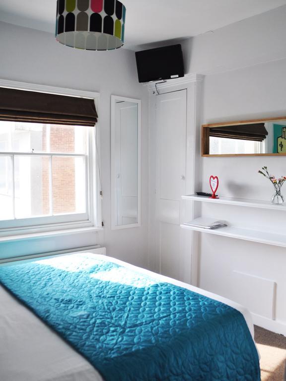 Schmotel Bed & Breakfast Brighton