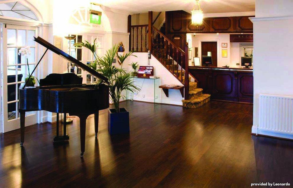 The Hotel 3*