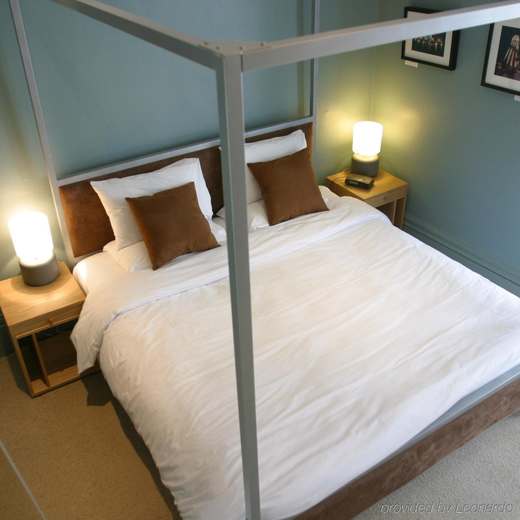 Brightonwave Bed & Breakfast 4*