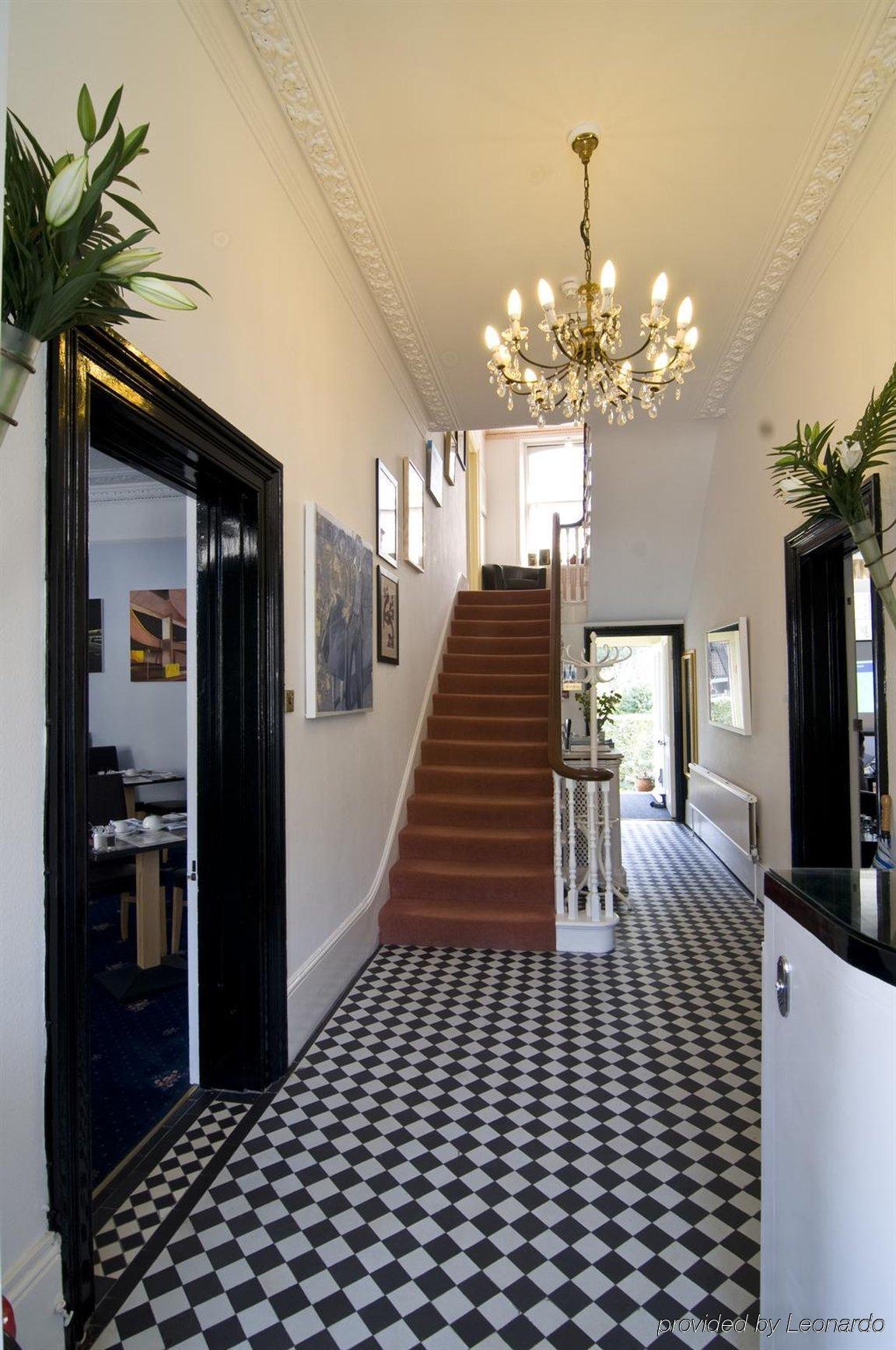 Guest house The Claremont