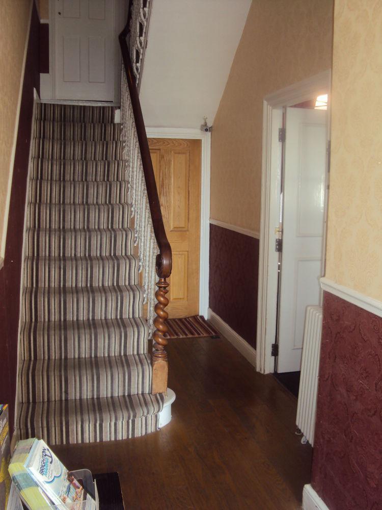 Cecil House 2*