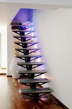 Hotel Square Townhouse 4*