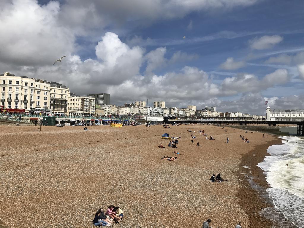Brighton Beach Inn Hostel *
