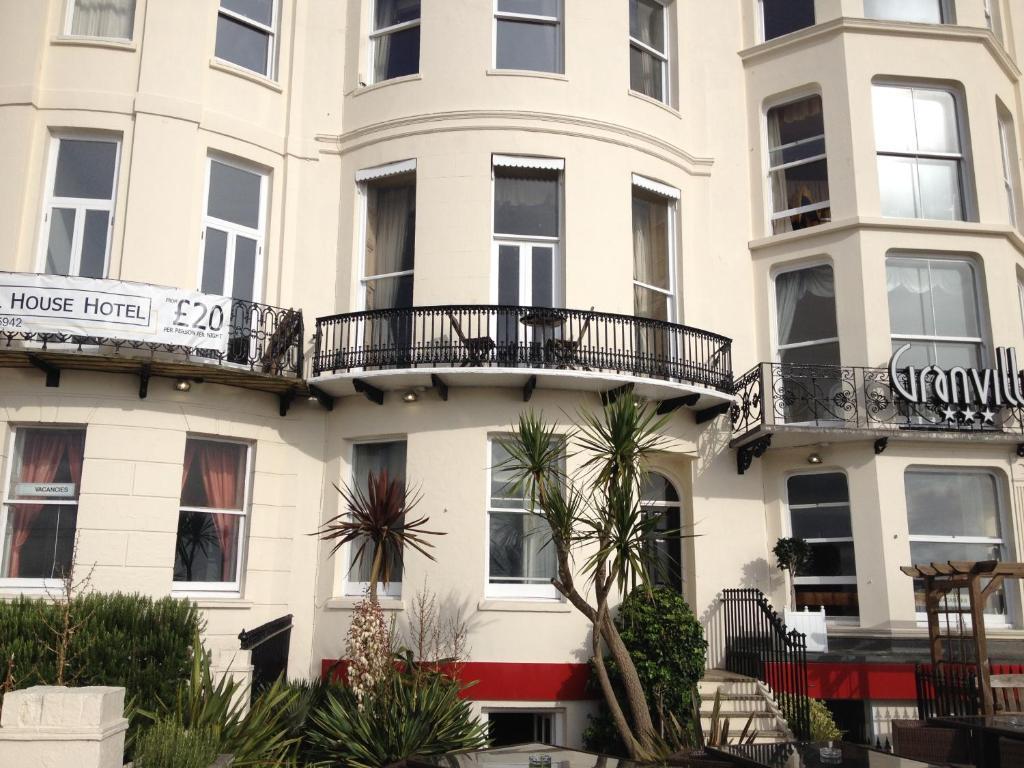 Hotel Cecil House 2*
