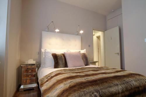 Square Townhouse Hotel