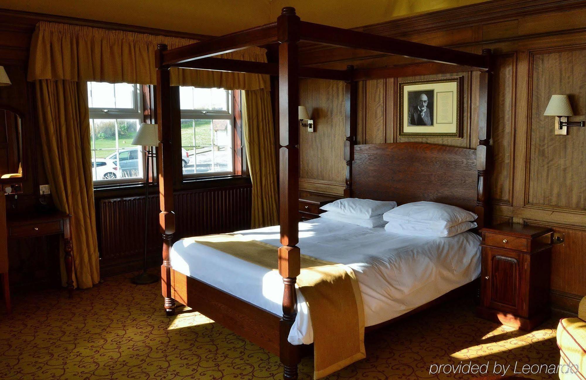 The White Horses By Everly Collection Hotel 4*